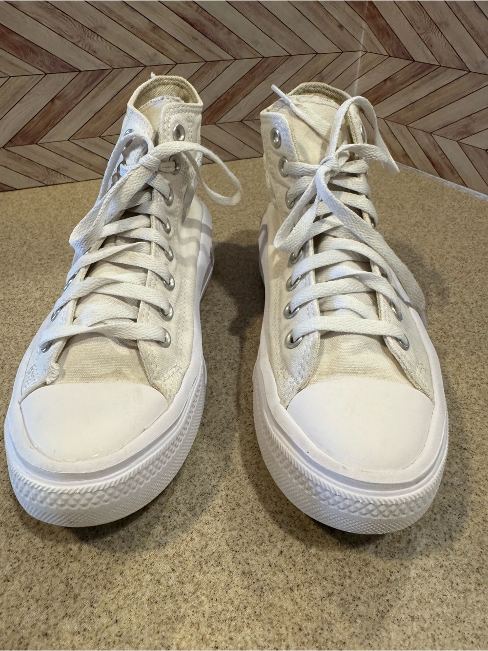 Ladies 7.5 or Youth 5.5 high platform Rainbow Cloud lace up - Picture 4 of 9